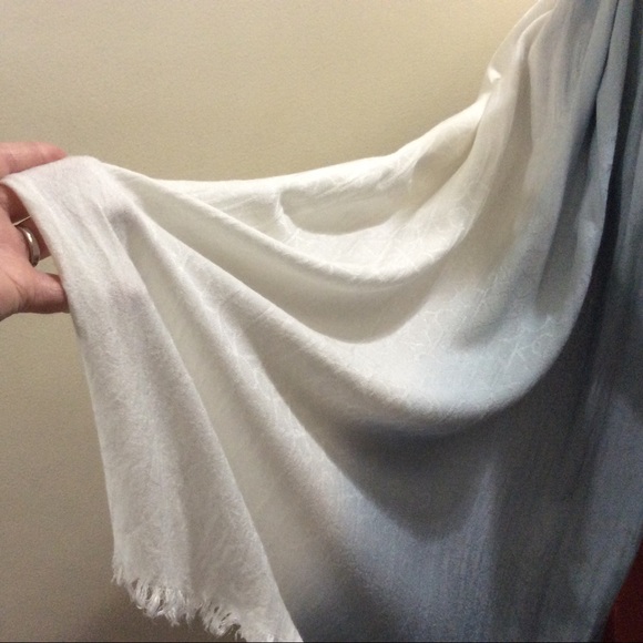 Calvin Klein ombré light blue and cream scarf - Picture 3 of 7